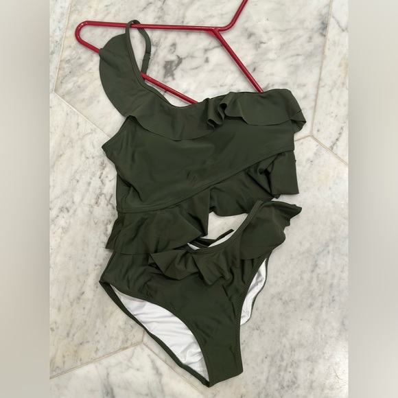 NWT one piece bathing suit - Picture 4 of 5